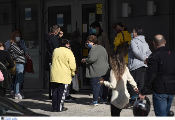 Ούτε στην τράπεζα δεν θα μπαίνουν οι ανεμβολίαστοι χωρίς rapid test - Με δυο rapid test οι εργαζόμενοι