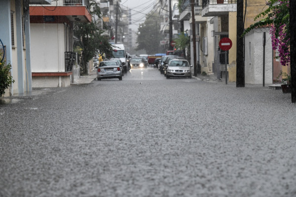 Σαρώνει τη χώρα η «Βικτώρια» - Καταστροφές και κλειστά σχολεία στην Κέρκυρα - Εικόνες αποκάλυψης στην Κεφαλονιά (vid)