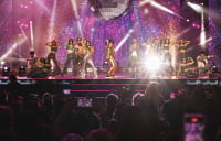 Mad VMA 2024: Οι λαμπερές εμφανίσεις στο Green Carpet και η εντυπωσιακή έναρξη