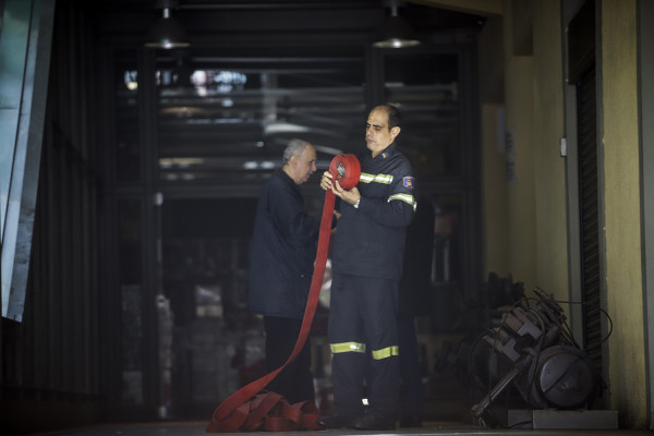 Παρ&#039; ολίγον τραγωδία στο κέντρο της Αθήνας - Φωτιά σε κλαμπ με 200 άτομα