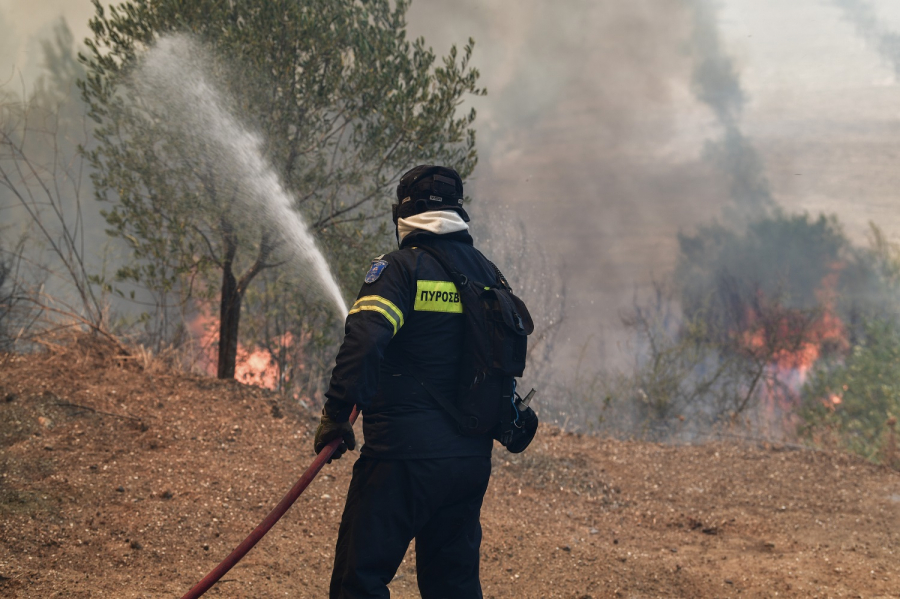 Ηράκλειο: Φωτιά σε αγροτική περιοχή στο Τεφέλι του δήμου Αρχανών