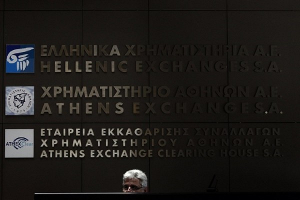 Στις 800 μονάδες το Χρηματιστήριο Αθηνών