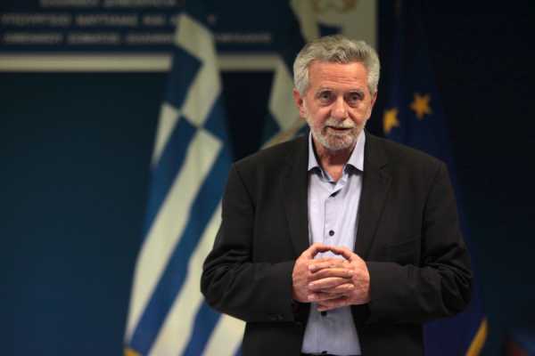 Δρίτσας: Δύσκολη η αποσυμφόρηση σε Πειραιά και Ειδομένη 