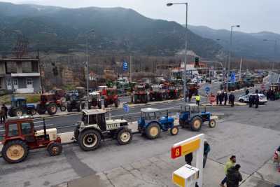 Αμετακίνητοι στα αντι-μπλόκα τους οι Βούλγαροι αυτοκινητιστές