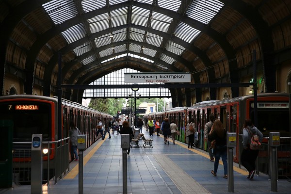 Η «χρυσή τομή» για το ηλεκτρονικό εισιτήριο στα ΜΜΜ