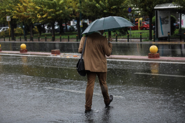 Καιρός: Έκτακτο δελτίο επιδείνωσης - Βροχές, καταιγίδες και κρύο, πού θα χτυπήσει η κακοκαιρία