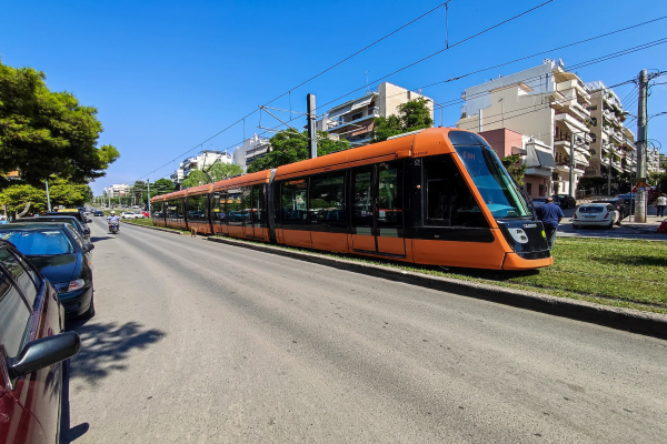 Γλυφάδα: Τραμ παρέσυρε ανήλικο