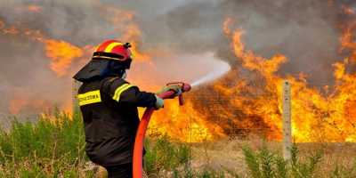 Υπό μερικό έλεγχο η πυρκαγιά στην Κερατέα