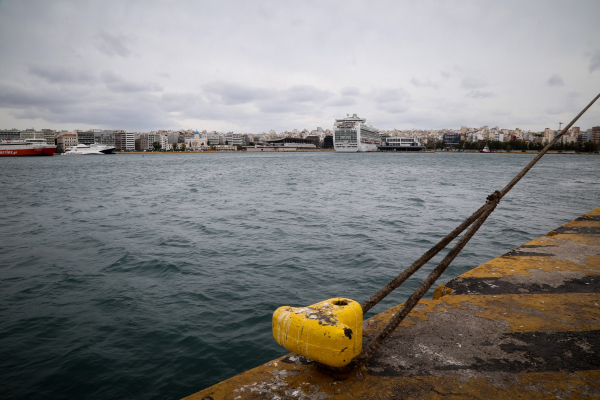 Απαγορευτικό απόπλου από τρία λιμάνια λόγω θυελλωδών ανέμων