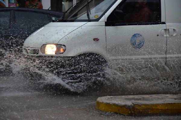 Τσουχτερό κρύο, βροχές και θυελλώδεις άνεμοι σήμερα