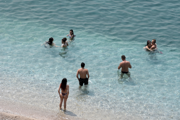 Καιρός: Επιστροφή στις... παραλίες, με άνοδο της θερμοκρασίας