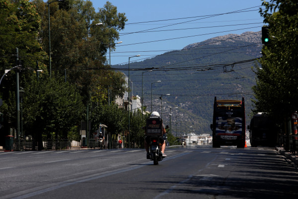 Politico: Η Ελλάδα έχει γίνει κάτι σαν τεστ Rorschach