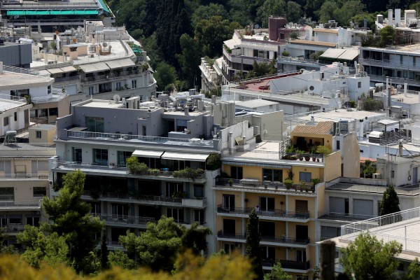 Ξεκινούν οι ηλεκτρονικοί πλειστηριασμοί, πέφτει το όριο για την πρώτη κατοικία