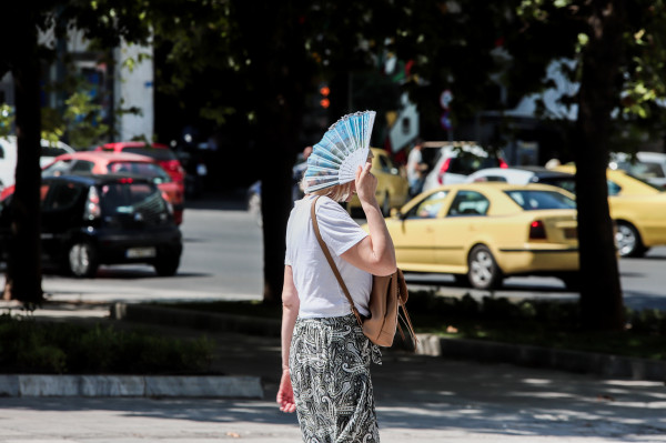 Καιρός: Έλιωσε η χώρα από τον καύσωνα - 41.4 βαθμούς έφθασε ο υδράργυρος - Πέφτει η θερμοκρασία την Κυριακή