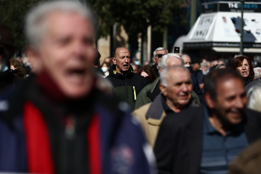 Αλλάζει ο τρόπος υπολογισμού των συντάξεων: Ποιοι θα βγουν κερδισμένοι