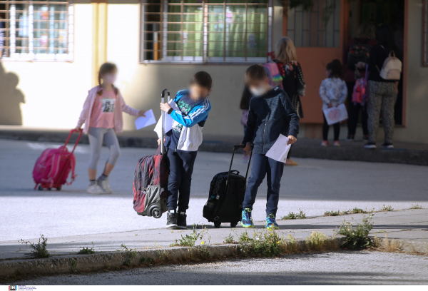 Ο ΕΟΔΥ θα ανακοινώνει και τα κρούσματα στα σχολεία