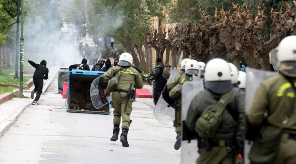 Έκτακτο - Νέα επεισόδια στα Εξάρχεια