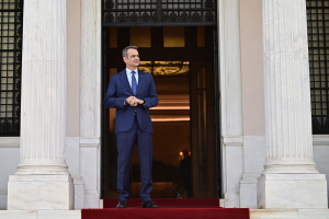 Νέα μέτρα: 50 ευρώ αύξηση το χρόνο για τους συνταξιούχους, 72 δόσεις για οφειλές, νέο έκτακτο επίδομα 150 ευρώ