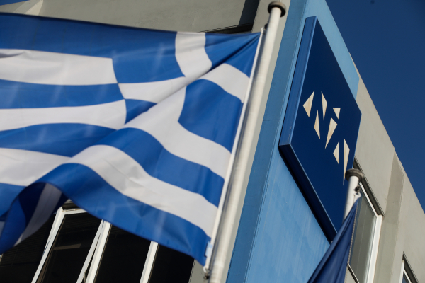 Ψάχνουν τους δεξιούς ψηφοφόρους που έχουν αλλαξοπιστήσει