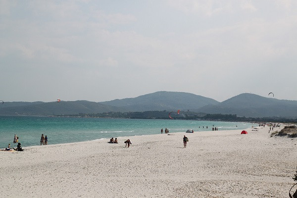 Τουρίστες έκλεψαν 40 κιλά... άμμου από τη Σαρδηνία - Αντιμέτωποι με ποινή φυλάκισης