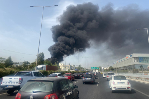 Έκρηξη στην Κηφισιά: Διακοπή κυκλοφορίας λόγω τη φωτιάς στο εργοστάσιο ΠΑΛ