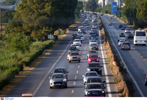 Απαγόρευση κυκλοφορίας σε πολλές περιοχές λόγω κακοκαιρίας - Κλειστή και η Ε.Ο. στο ύψος της Νίκαιας