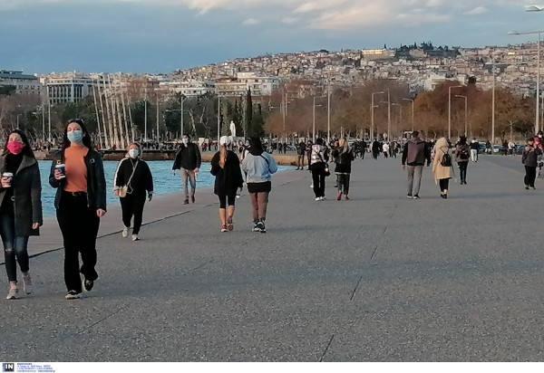 Κρούσματα σήμερα 13/4: Πού εντοπίζονται οι 4.033 νέες μολύνσεις