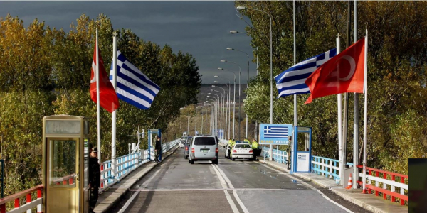 Διπλωματικό θρίλερ στον Έβρο: Διαβουλεύσεις του ΥΠΕΞ με την Τουρκία για τον Έλληνα αστυνομικό και τη φίλη του που συνελήφθησαν