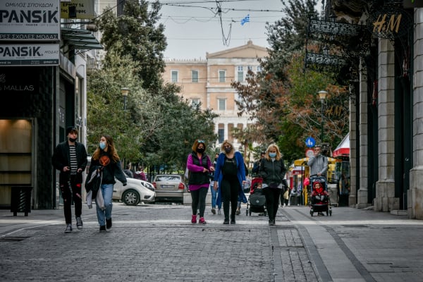 Σαρώνει τη χώρα ο κορονοϊός: Στο «βαθύ κόκκινο» 27 περιοχές της χώρας