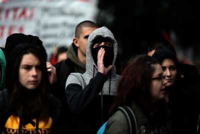 Συλλαλητήριο μαθητών στα Προπύλαια - Μικροεπεισόδια στην λεωφόρο Αμαλίας