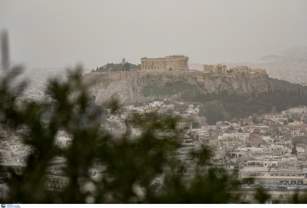 Καιρός: Λασποβροχές, σκόνη και θυελλώδεις άνεμοι