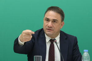 Τσουκαλάς: «Το κόμμα ΕΛΑΣ έχει ιδρυθεί δήθεν για να καλύψει το “κενό αντιπολίτευσης”, αλλά κάνει μονομέτωπο απέναντι στο ΠΑΣΟΚ»