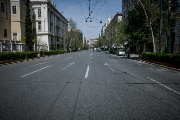 Το Πάσχα κρίνει την επιστροφή στην «κανονικότητα» - Παράταση στους περιορισμούς κυκλοφορίας και μετά τις 27 Απριλίου