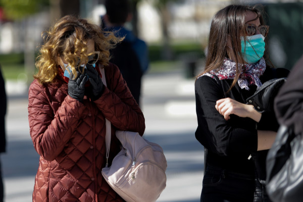 Κορονοϊός: Τι δεν πρέπει να κάνετε ως μέτρο πρόληψης (vid)