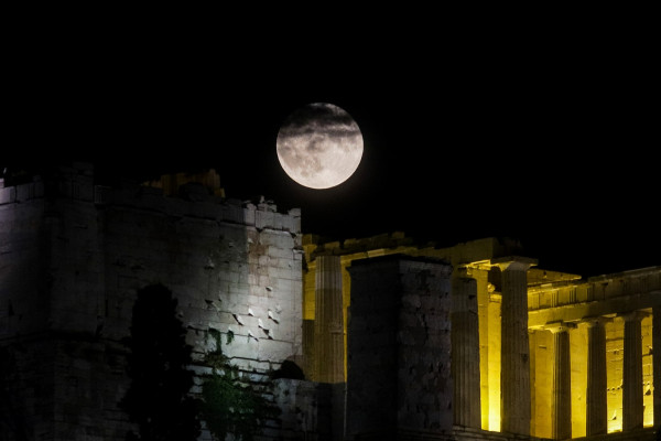 Πανσέληνος απόψε, Παρασκεύη και 13