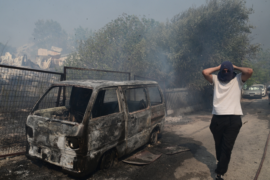 Αναστολή ασφαλιστικών εισφορών για πληγέντες από τις πυρκαγιές