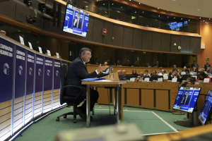 Τζιτζικώστας διαψεύδει Μπιρόλ (ΙΕΑ): «Δεν υπάρχει κρίση στα καύσιμα αεροσκαφών» - Οι εταιρείες ακυρώνουν πτήσεις