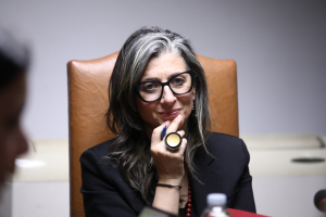 ΗΠΑ: Δικαστής αναστέλλει τις κυρώσεις σε βάρος της Αλμπανέζε