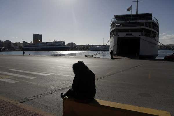 Αποχώρησαν οι αγρότες του Ηρακλείου μετά από διαβεβαιώσεις για μεταφορά των προϊόντων