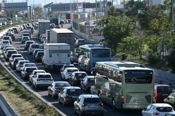 Αυξημένη κίνηση τώρα στους δρόμους της Αθήνας - Πού έχει μποτιλιάρισμα