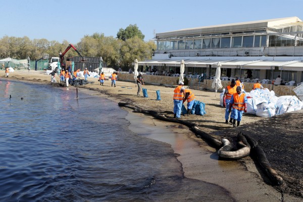 Παραδίδονται σε Δήμους και κοινό οι παραλίες της Αττικής