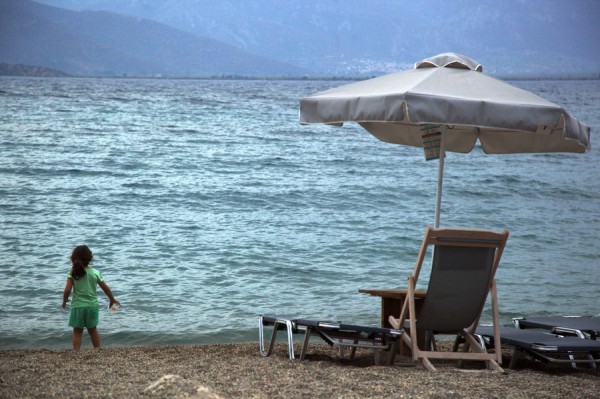 Καθαρές οι ακτές και οι παραλίες του Δήμου Σαρωνικού