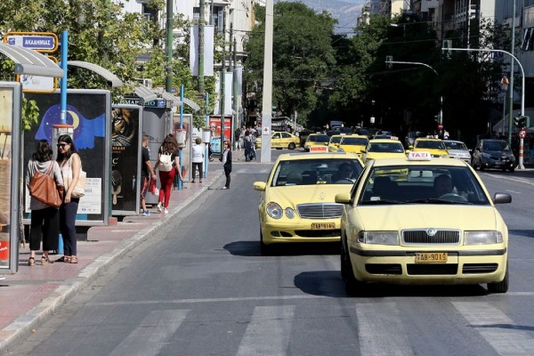 Ταξιτδήδες παίζουν ξύλο για μία θέση στην πιάτσα του «Ελ. Βενιζέλος» (vid)