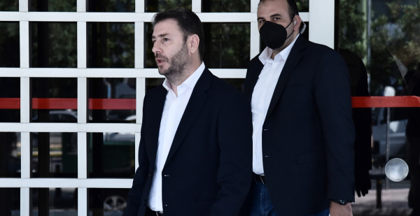 Νέα «πυρά» Ανδρουλάκη σε Μητσοτάκη για παρακολουθήσεις: Δεν θα δεχθώ ενημέρωση στο αυτί, δεν έχω εμπιστοσύνη σε υπουργούς και ΕΥΠ