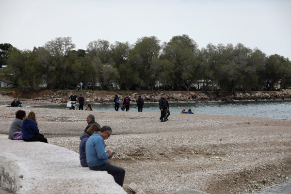 Ραγδαία εκτόξευση στα κρούσματα σήμερα, ξεπέρασαν τα 3.100 - Στους 728 οι διασωληνωμένοι