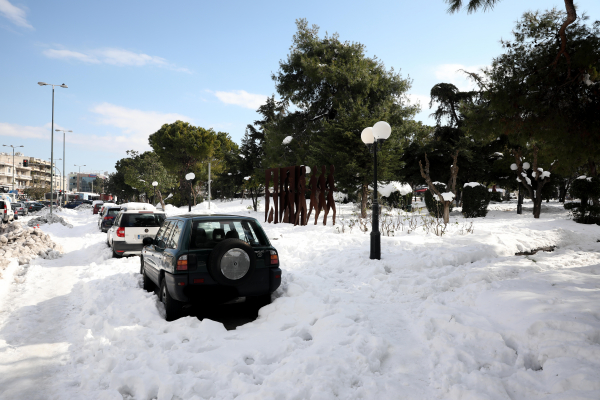 Ποιοι δρόμοι είναι κλειστοί στην Αττική, σε ποιες περιοχές χρειάζονται αλυσίδες