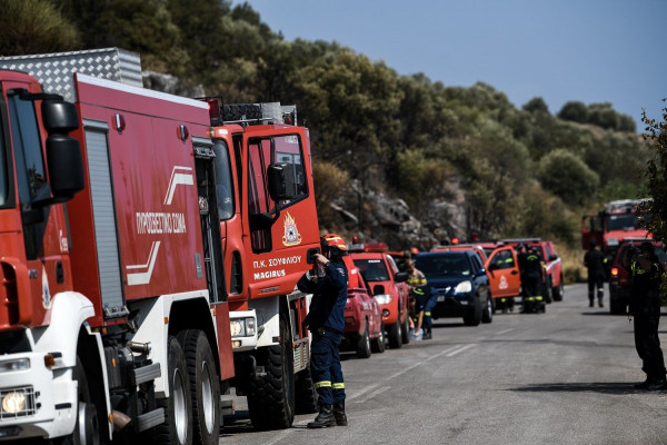 Φωτιά τώρα στο Μενίδι