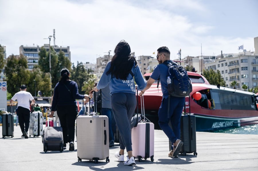 Ξεκίνησε η έξοδος των Αθηναίων για το Πάσχα - Πανάκριβες οι μετακινήσεις