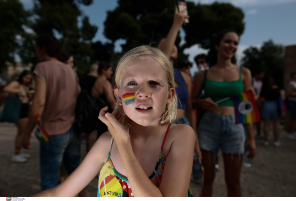 Έρευνα δείχνει πως το 82% αμφιφυλόφιλων ανδρών προσποιούνται ότι είναι ετεροφυλόφιλοι