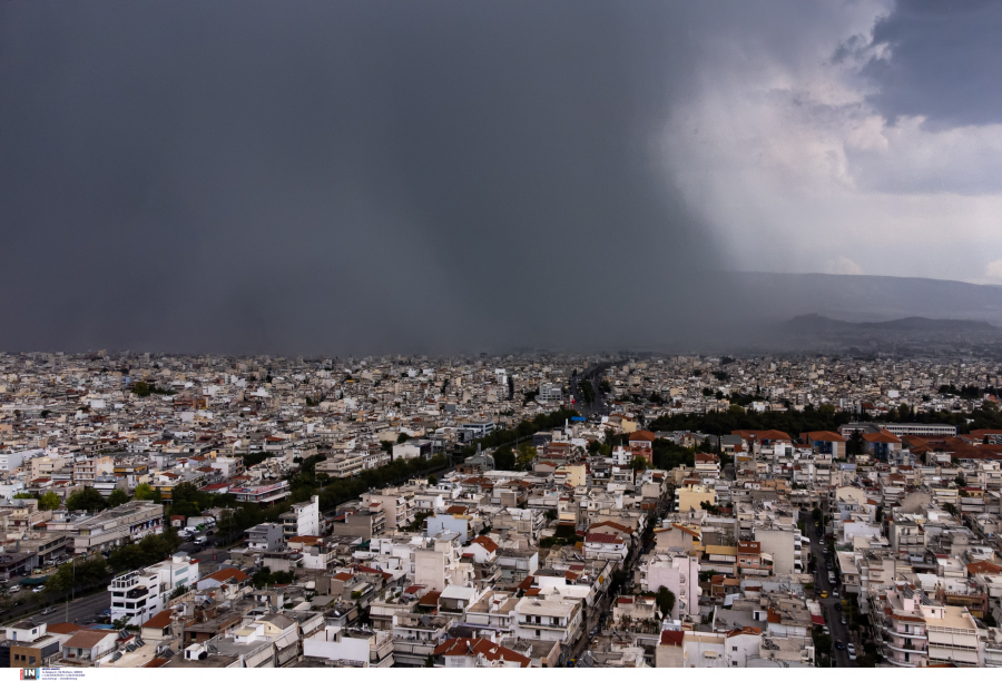 Ο Κλέαρχος Μαρουσάκης προειδοποιεί για επικίνδυνες τοπικές καταιγίδες (βίντεο)